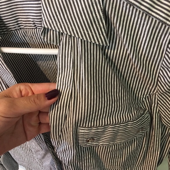 Roll up button down blouse - Picture 2 of 4